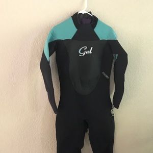 Womens wetsuit surfing 5 mm/3mm worn once